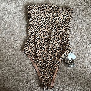 Aerie Leopard Strapless cheeky one piece swimsuit size small Long
